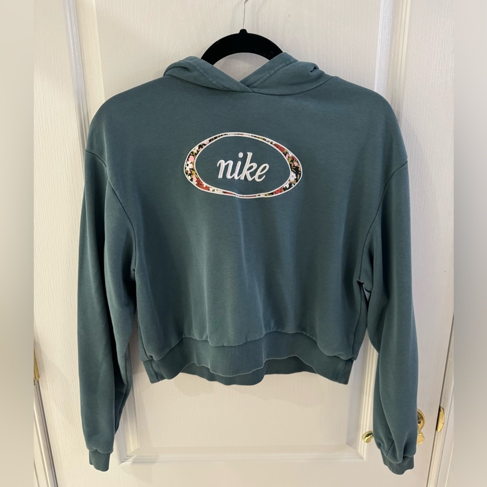 Women’s Nike Cropped Sweatshirt Size S